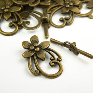 4 Sets - Antique Bronze Flower Toggle Clasps - Connectors - Findings - Clasps - Bronze - Closures - Toggles - Jewelry Supplies
