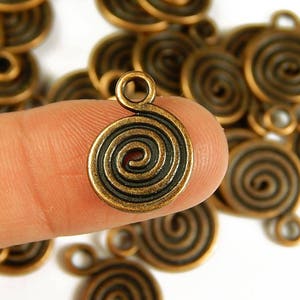 10 or 25 Pieces - Round Swirl Pattern Red Copper Charm - 18x13.5x1.5mm - Copper Charms - Pendants - Jewelry Supplies - Copper Swirl Charm