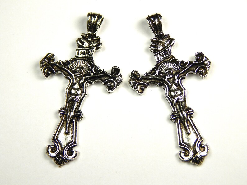 10 Silver or Gold Tibetan Metal Cross Crucifix Charms Pendant Crafts Cards