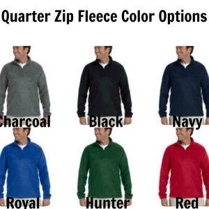 Peut inclure: Six options de couleurs diff&eacute;rentes pour une polaire &agrave; fermeture &eacute;clair quart. Les couleurs sont anthracite, noir, marine, bleu royal, vert chasseur et rouge.