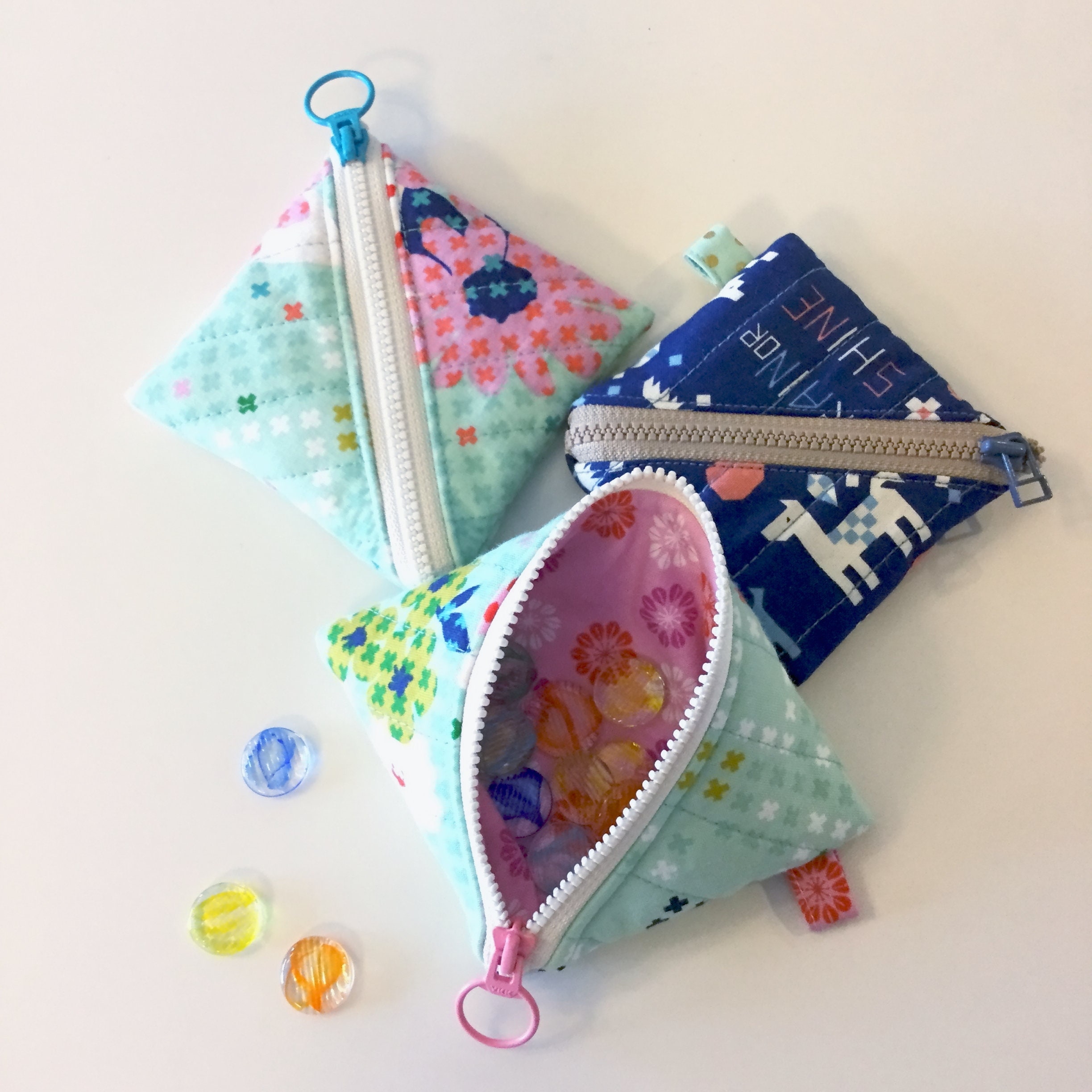 Half Square Triangle Pouch Downloadable PDF Pattern - Etsy Half Square Triangle Pouch Downloadable PDF Pattern - Etsy