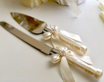 Ivory Cake Serving set, Ivory Cake Server Set, Beige Wedding Cake Cutting Set, Wedding cake knife and Server, Ivory Wedding knife set