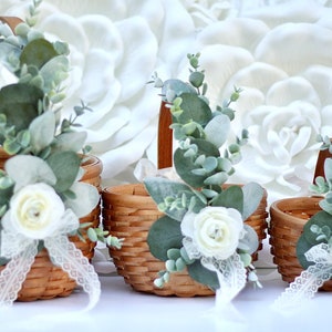 Wilgenmand, Bloemenmeisjesmand, Bloemenmand van wilgen, rustieke bloemenmeisjesmanden, Gedecoreerde mand, Houten bruiloftsmanden, Bloemenmanden