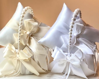 Kit 8 Pièces Mariage Blanc : Coussin Alliances, Stylo, Flûtes, Panier - Party Favors Plus