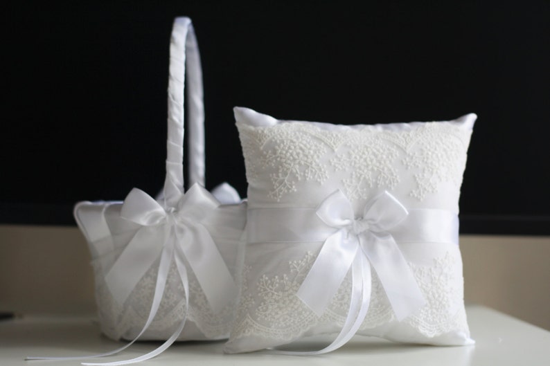 Wedding Ring Pillow Basket Lace Wedding Pillow White Ring Holder White Flower Girl Basket White Ring Bearer Pillow White Wedding Basket