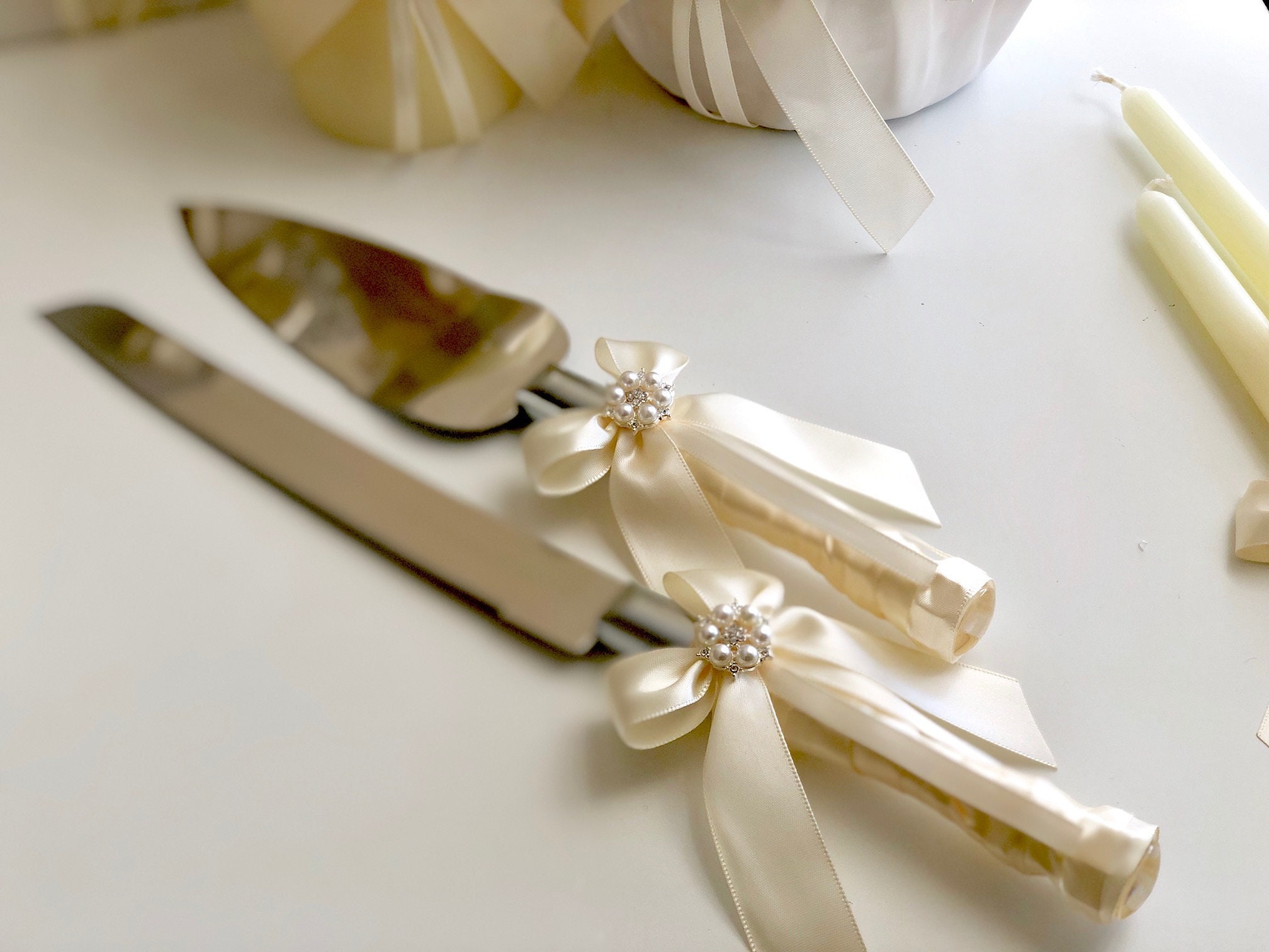 Ivory Cake Serving set, Ivory Cake Server Set, Beige Wedding Cake Cutting Set, Wedding cake knife and Server, Ivory Wedding knife set
