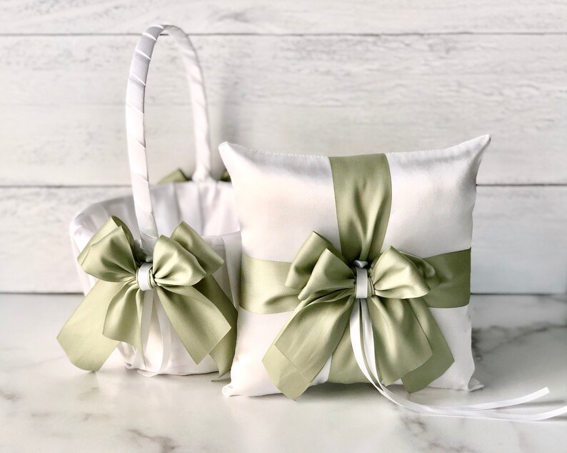Pastel Green Flower Girl Basket, Green Wedding Basket, Sage Green Basket Pillow Set, Green Flower Basket 1 Pillow + 1 Basket