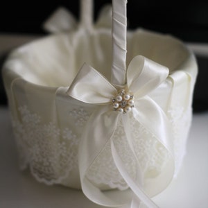 Ivoren bloemenmeisje mand, bruiloft accessoires, bloemenmeisje mand, bloemenmeisje geschenkmanden, ivoor Lace bruiloft manden, bloemenmanden