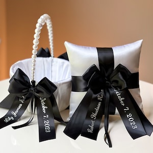 Kosz dla dziewczynki z kwiatami i poduszka dla noszenia obrączek Biały czarny kosz ślubny, czarna poduszka na obrączki ślubne Personalizowany kosz z perłowym uchwytem Ceremonia
