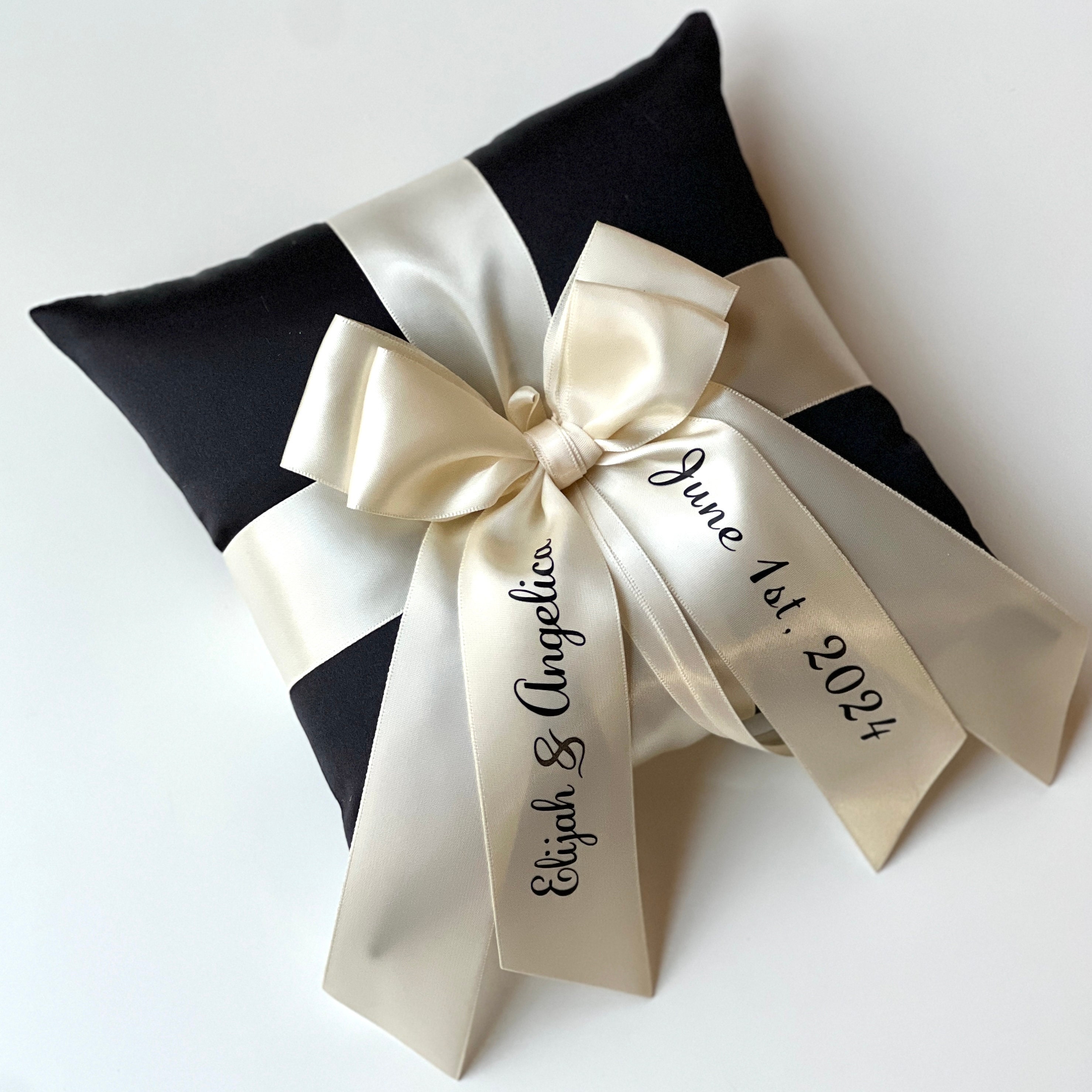 Pearl Flower Girl Basket Black Ivory Wedding Basket Black Flower Basket with Personalization Pearl Handle Basket Flower Girl Gift Proposal