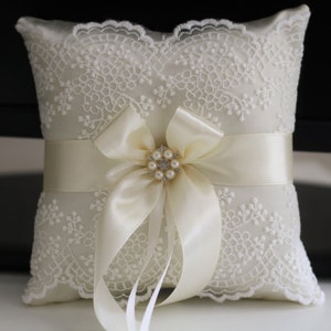 Ring Bearer Pillow Ivory Ring Pillow, Ivory Wedding Pillow, Lace Ring Pillow, Wedding Ring Pillow Ivory Ringkissen, Lace Ring Holder
