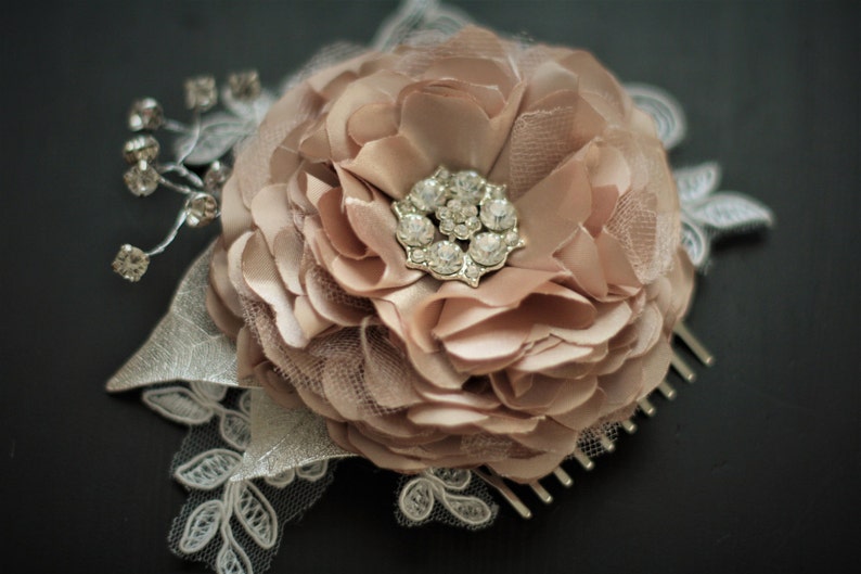 Beige Wedding Hair Comb, Bridal Comb, Bridesmaid hair comb, Hair Accessories, Bridal Headpieces, Flower Hair Comb, Unique Hair Comb image 1