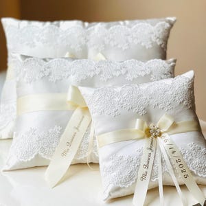 Custom Quinceanera Pillow Set Ivory Gold Quince Tiara Pillow Quinceanera Shoe Pillow Kneeling Pillow Lace Mis Quince Pillows Cojines Quince