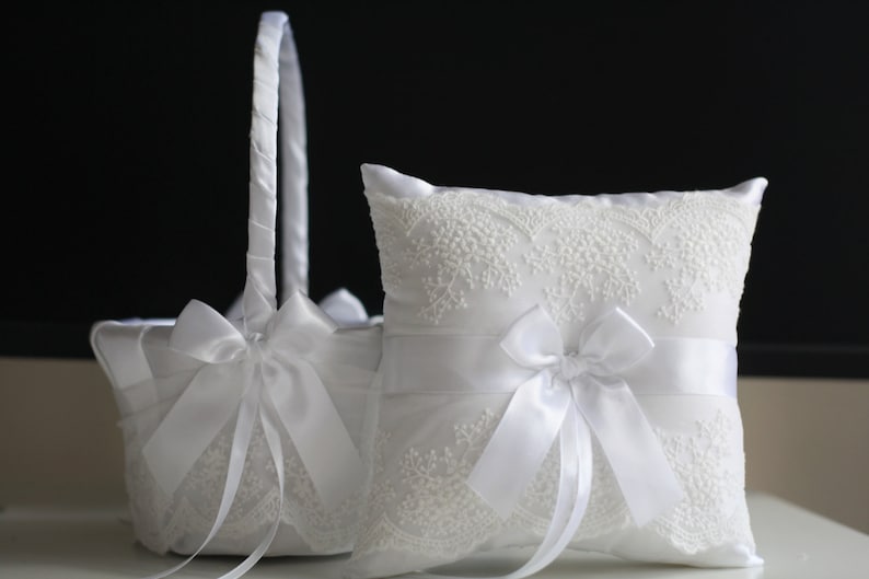 Wedding Ring Pillow Basket Lace Wedding Pillow White Ring Holder White Flower Girl Basket White Ring Bearer Pillow White Wedding Basket