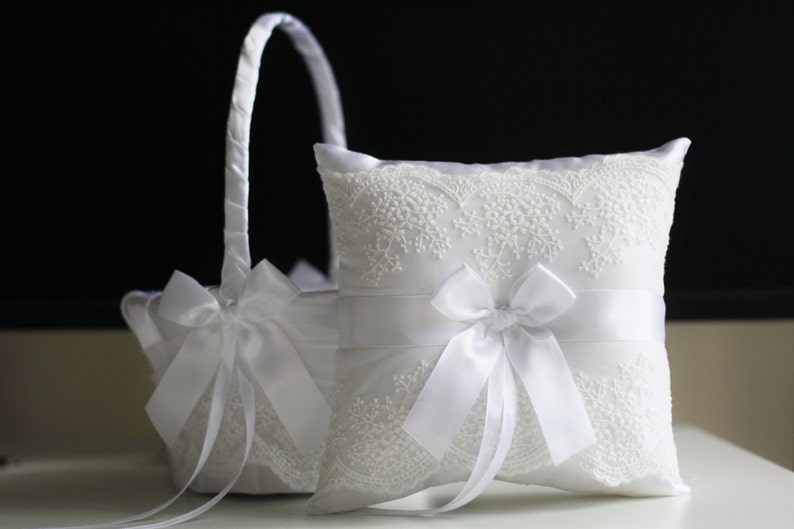 Wedding Ring Pillow Basket Lace Wedding Pillow White Ring Holder White Flower Girl Basket White Ring Bearer Pillow White Wedding Basket