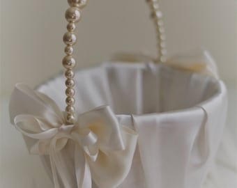 Ivory Pearl Flower Girl Basket \ Ivory Wedding Baskets with Pearl handle, Wedding Ceremony Basket \ Flower Petals Basket