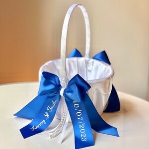 Bloemenmeisjesmand Koningsblauw Bruiloftsmand Blauw Personaliseer mand Aangepaste bloemblaadjesmand voor Bloemenmeisje Manden voor bruiloft Wit Blauw