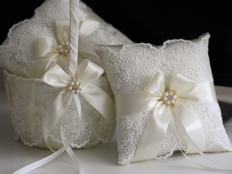 Wedding Basket Ivory Flower Girl Gift Flower Girl Baskets Wedding Ring Pillow Flower Girl Basket Ring Bearer Pillow Proposal