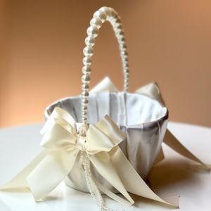 ivory flower girl basket with pearl handle, flower girl gift proposal