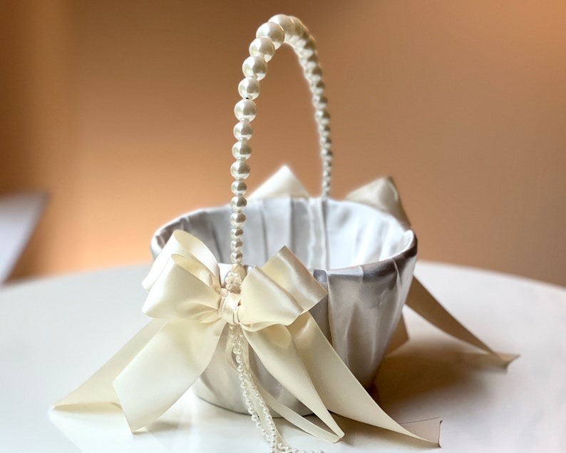 ivory flower girl basket with pearl handle, flower girl gift proposal