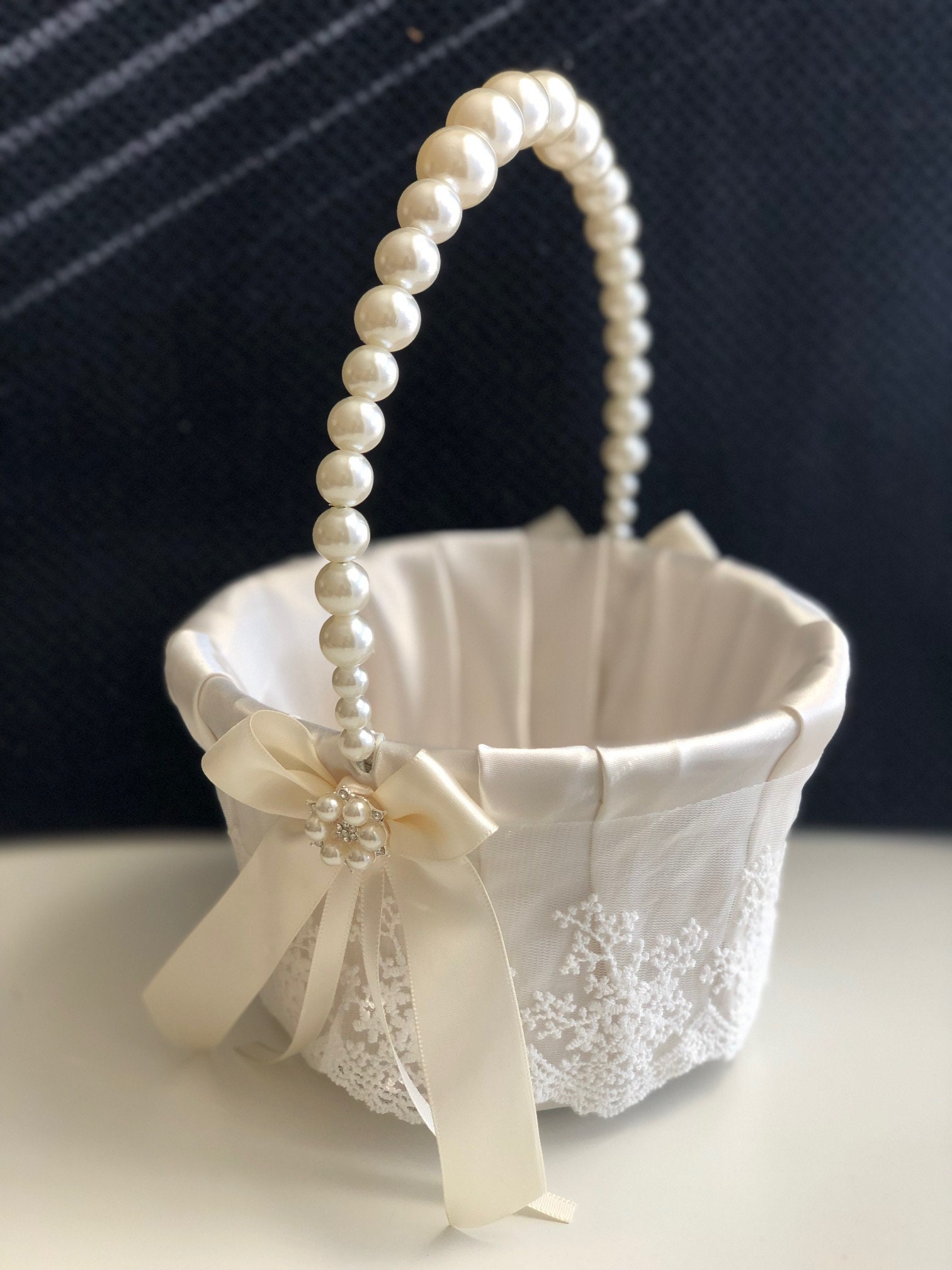 Gold, Flower Girl Basket, 2022, Pandemic Wedding ubicaciondepersonas