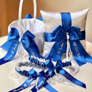 Bloemenmeisje mand en ringdrager kussen koningsblauw bruiloft mand blauw gepersonaliseerd kussen, trouwring kussen koninklijke bruids kousenband set