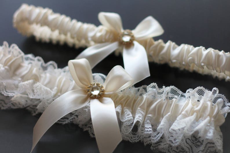 Ivory Flower Girl Basket and Ring Bearer Pillow Set, Ivory Flower Girl and Ring Bearer Set Ring Pillow Wedding ringkissen Pillow ring bearer 2 Bridal Garters