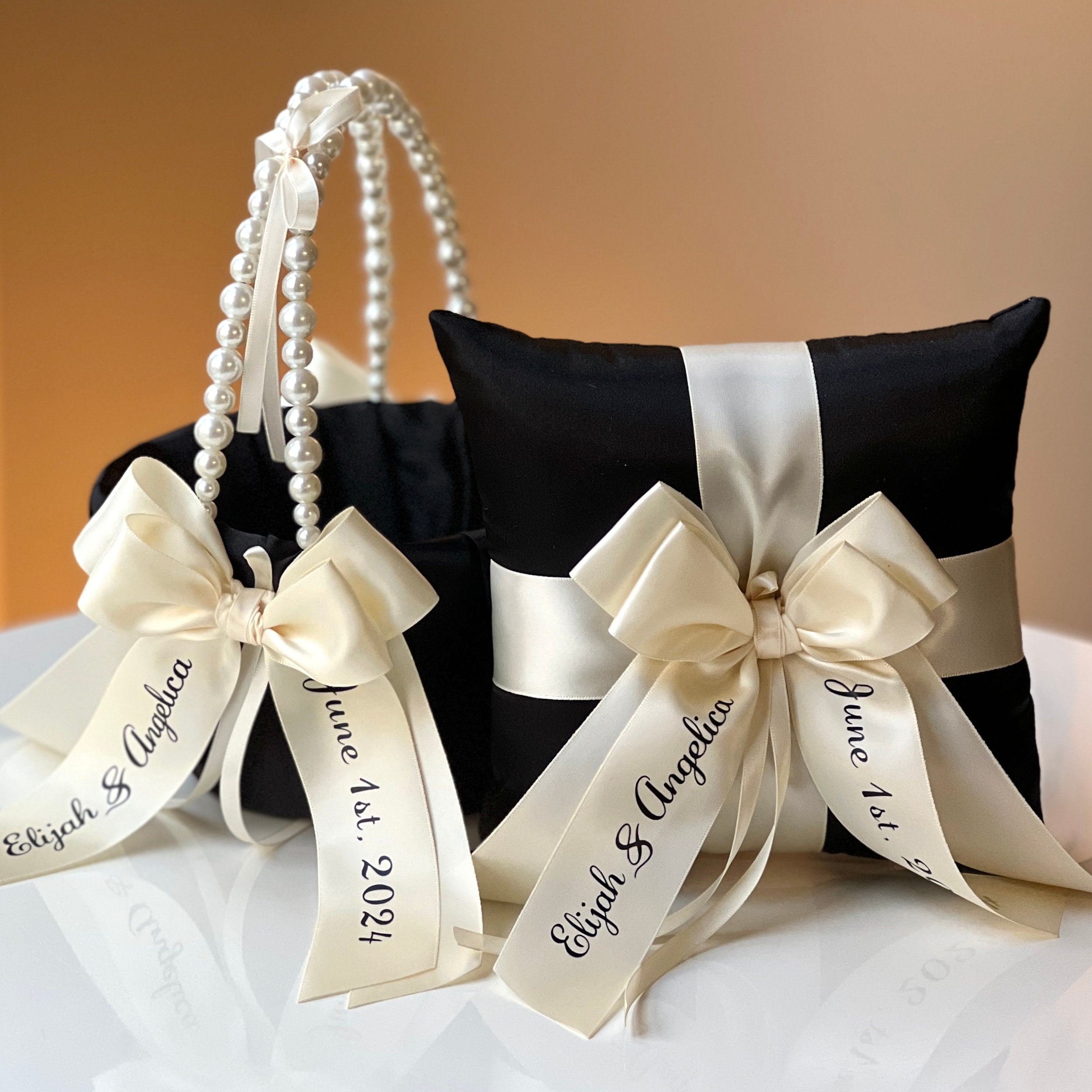 Pearl Flower Girl Basket Black Ivory Wedding Basket Black Flower Basket with Personalization Pearl Handle Basket Flower Girl Gift Proposal