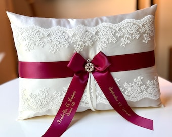 Poduszka do klęczenia z okazji quinceañera w kolorze bordowym | Spersonalizowana poduszka z motywem pigwy | Poduszka do klęczenia z okazji 15. urodzin, na modlitwę i ceremonię w kościele
