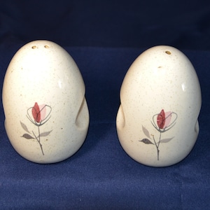 Franciscan Duet Rose Salt and Pepper Shakers, Franciscan Duet Salt and Pepper Shakers