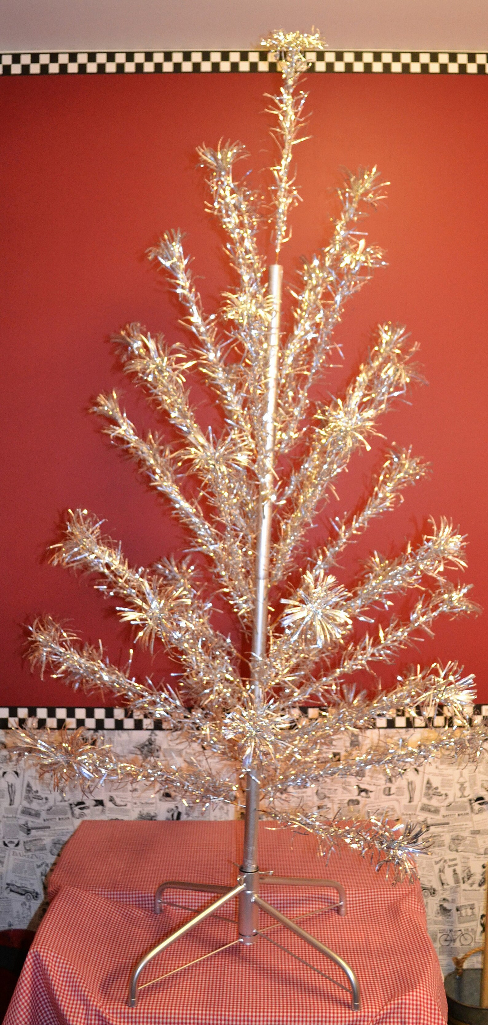 Sparkler 6 Ft Aluminum Christmas Tree The Sparkler Pom Pom 6 Etsy