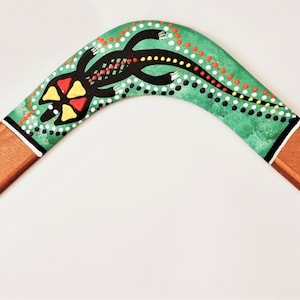Frilled-neck lizard | Australia&#39;s best Aboriginal returning boomerang| left or right handed throwing | 18 inches wide