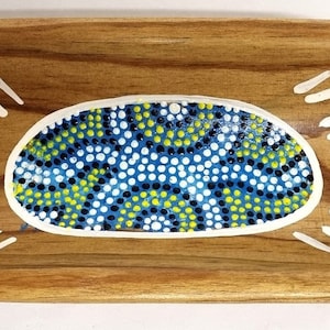Australisk aboriginsk Coolamon | 100 % autentisk tillverkad i Australien | Traditionell design
