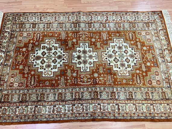 4'2" x 6'4" Pakistani Kazak Oriental Rug - Hand Made - 100% Wool