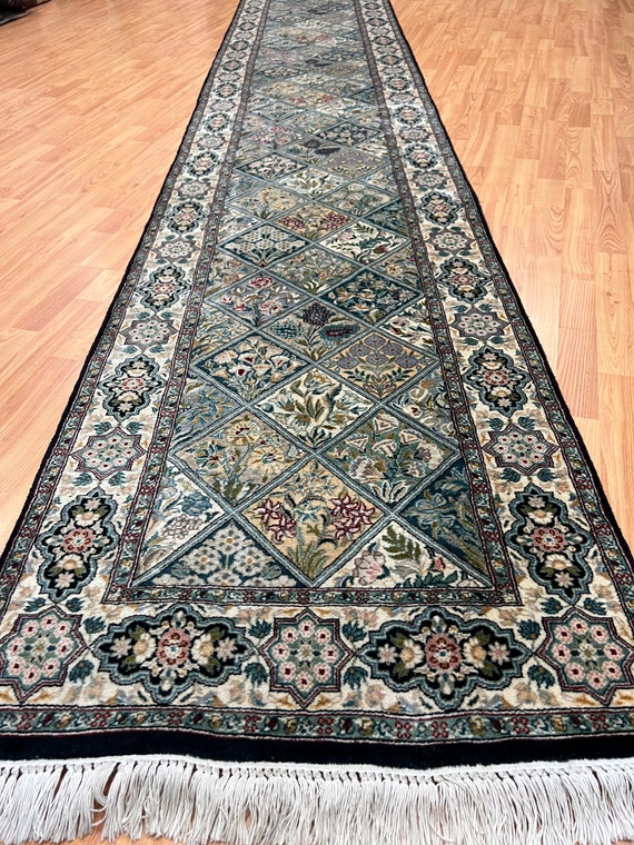 2'6" x 14' Pakistani Bakhtiari Floor Runner Oriental Rug - Hand Made - 100% Wool