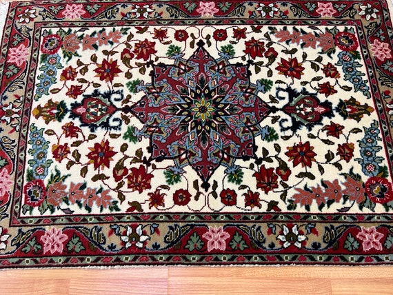 2' x 3' Floral Turkish Oriental Rug - Full Pile - Hand Made - 100% Wool