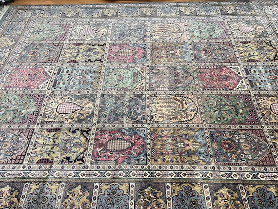 9'2" x 12'6" Pakistani Bakhtiari Panel Design Oriental Rug - 100% Wool