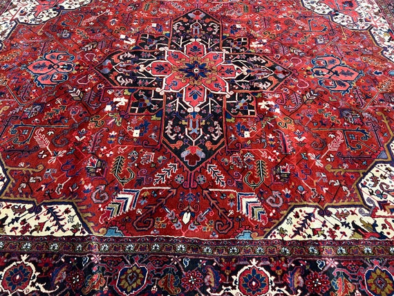 9'8" x 12'3" Azerbaijani Oriental Rug - Very Fine - Hand Made - 100% Wool