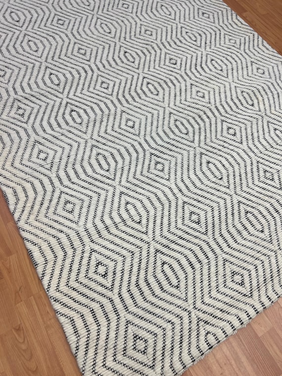 5' x 8' Indian Modern Oriental Rug - Tufted - 100% Wool