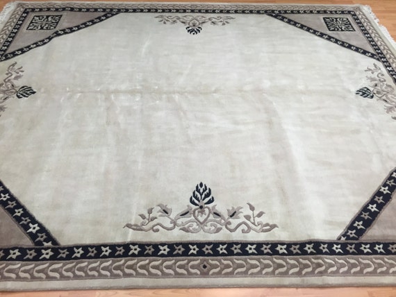 8' x 10' Indian Nepal Oriental Rug - Hand Made - 100% Wool - Very Elegant