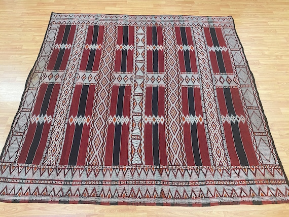 5'10" x 5'10" Antique Moroccan Kilim Oriental Rug - 1930s - Hand Made - 100% Wool