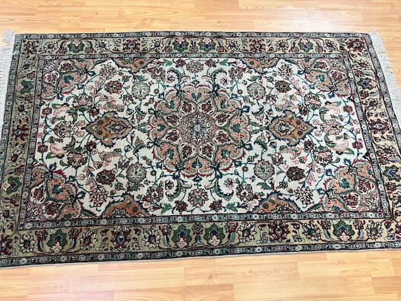 3'5" x 5'6" Turkish Oriental Rug - 1960s - 100% Wool - Hand Made