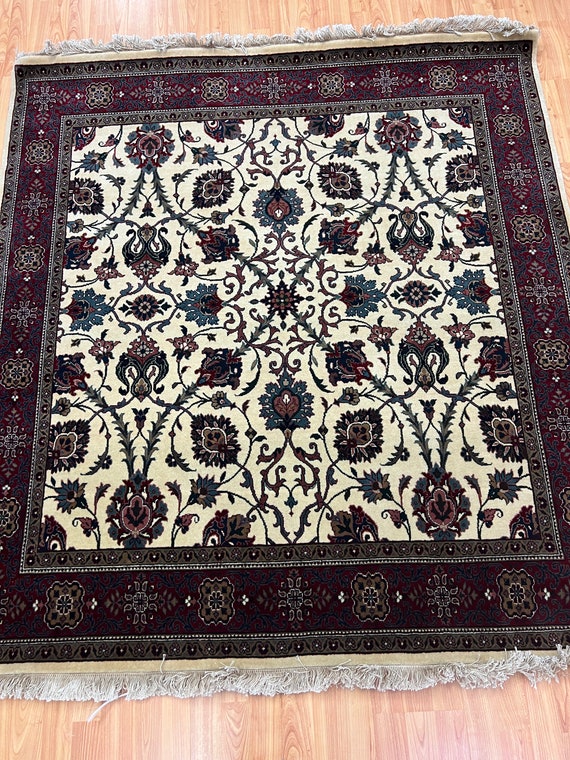 5' x 5'4" New Indian Floral Oriental Rug - Very Fine - Hand Made - 100% Wool