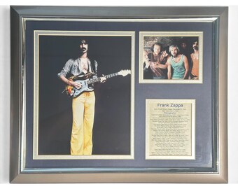 Collage photo encadré de Frank Zappa avec plaque discographique, sous passe-partout, objet de collection musical.