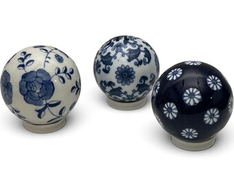 Set of 3 Blue White Porcelain Carpet Balls Decorative Orbs Chinoiserie w Stands