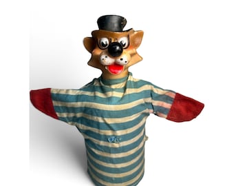 Marionnette à main loup vintage des années 1940, tête en caoutchouc, corps en tissu rayé, chapeau noir, moufles rouges