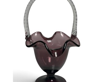 Panier sur pied Fenton en verre violet, anse à motifs transparents, bord ondulé, style vintage