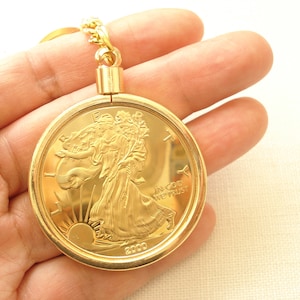 Llavero de moneda de oro Eagle Liberty Dollar, suyo y suyo, regalo de boda, mejor amigo, regalo de padrinos de boda, regalo de dama de honor