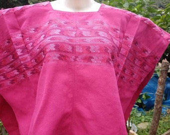 een uniek stuk uit de jaren '70 stijl hand geweven op een backstrap weefgetouw Handgeweven Vintage Maya huipil van Chichi in verse Lila Kleding Dameskleding Tops & T-shirts Tunieken 