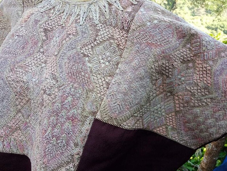Vintage Guatemalan Mayan Huipil Chichicastenango Circa 1970/'s Handmade Hand Woven Hand Embroidered Poncho Kaftan Caftan Geometric Authentic